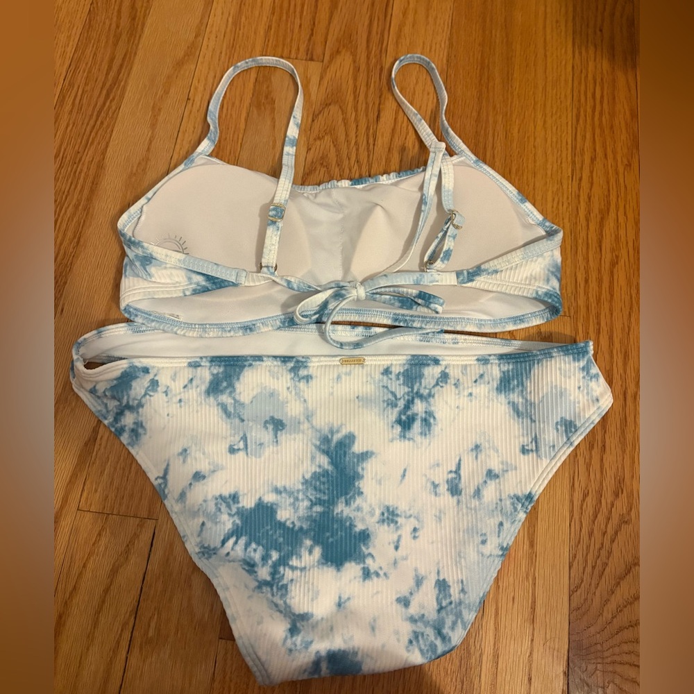 Hollister Bikini Set - Picture 2 of 5